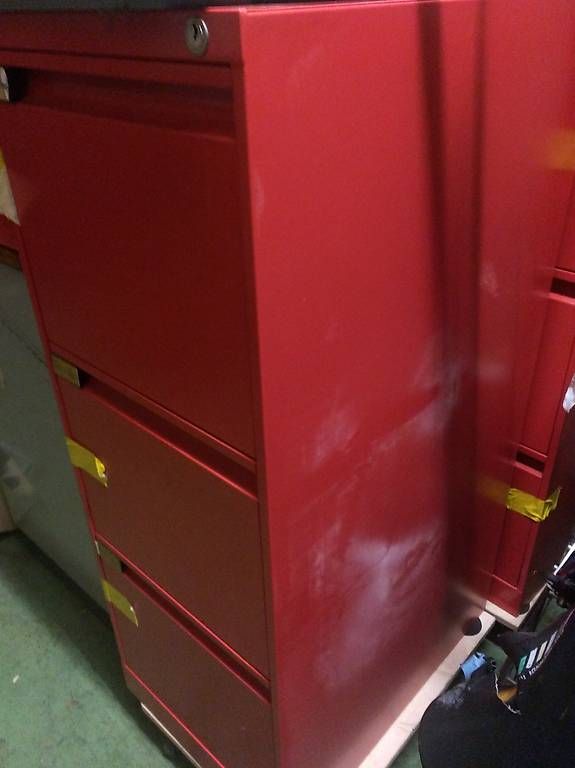Banconi: Roter SIGEL Rollcontainer, 4 Schubladen, abschliessbar – Usato da Basel venduto da Petergunn 1