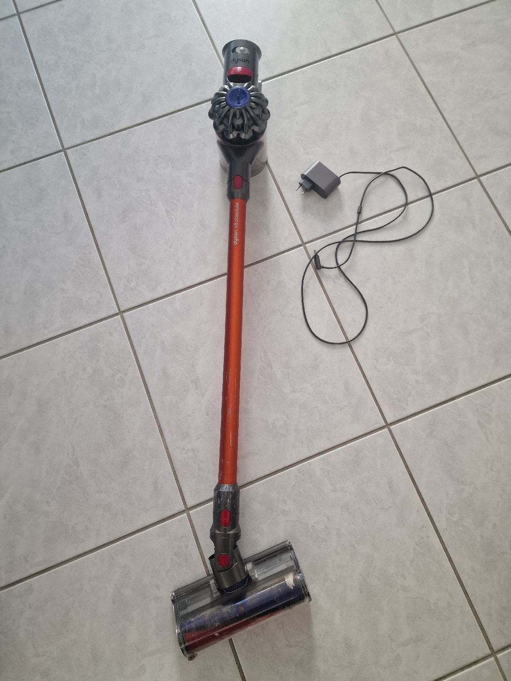 Dyson Aspirateurs & Accessoires: Dyson v8 absolute – Défectueux à Muttenz par karushka91