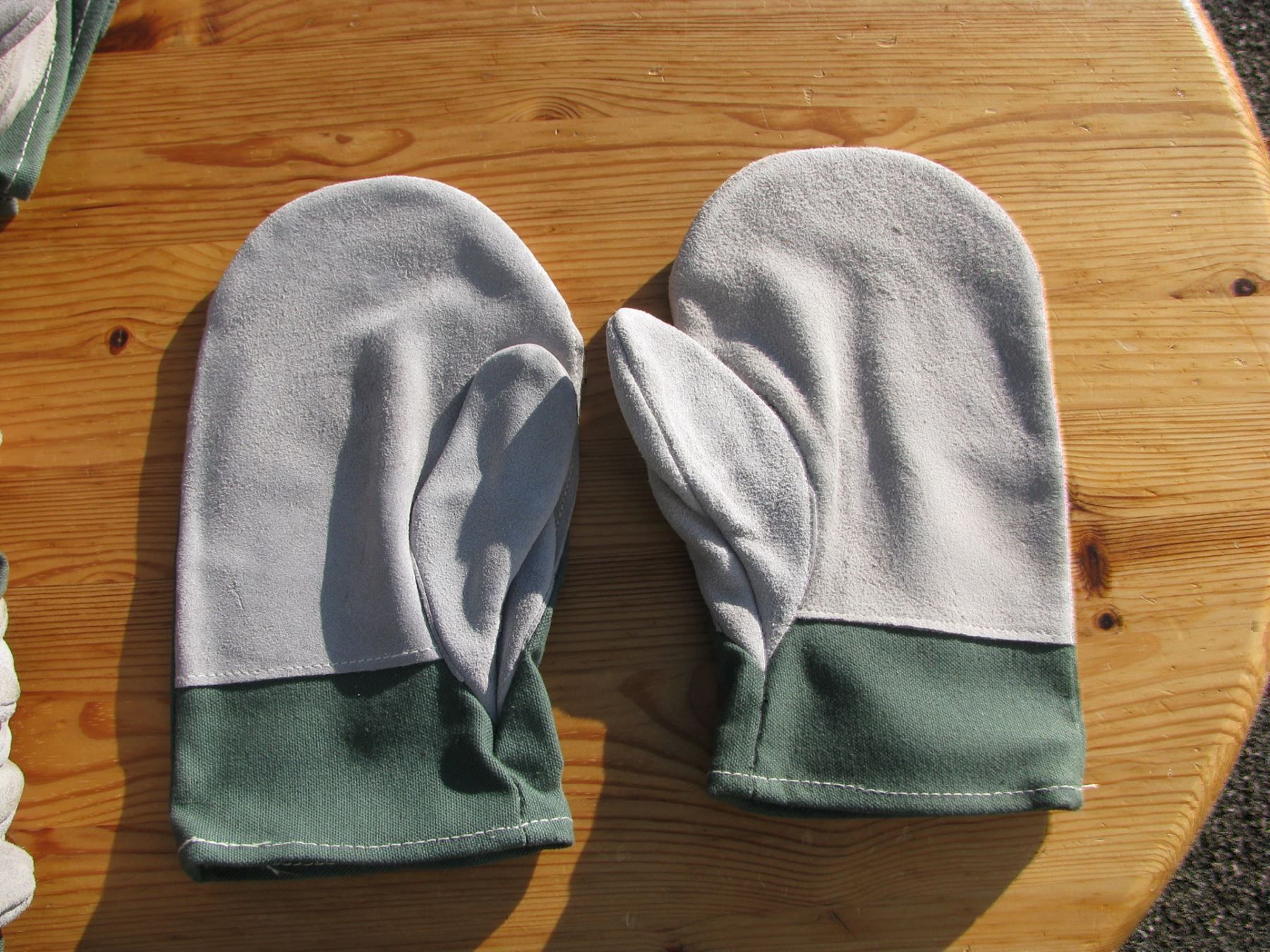 Handschuhe & Handstulpen: 1 P. Lederhandschuhe.Brombeeren ausr.usw – Neu (gemäss Beschreibung) aus Herzogenbuchsee von all-around 6