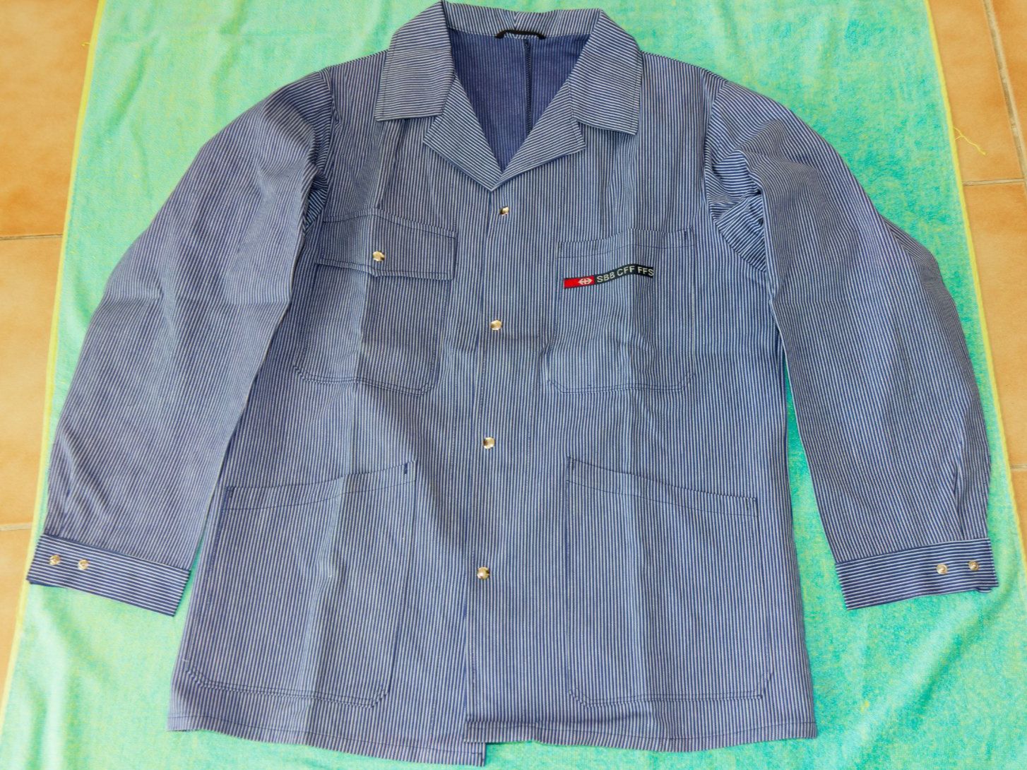 SBB/CFF/FFS Uniformi: Veste de mécanicien SBB CFF FFS rayée bleue – Nuovo (secondo la descrizione) da Grolley venduto da Nousty 4