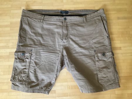 Herren Cargo Shorts Canda Grösse 46 beige neuwertig
