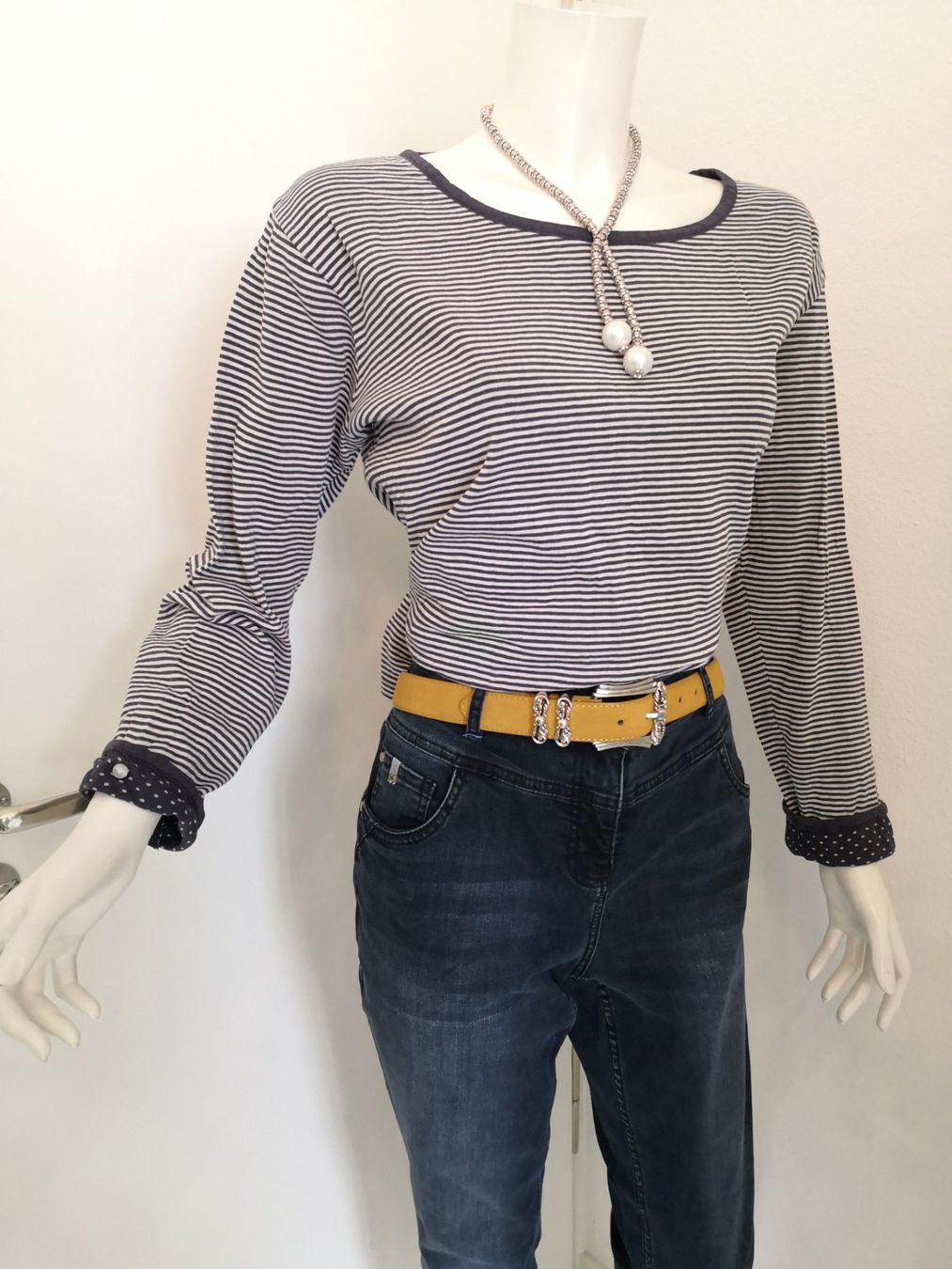 Pullover & Sweatshirts: 🤩MODDISON PULLOVER BLAU-WEISS GESTREIFT – Gebraucht aus Olten von Naja-Twins-Twins 2
