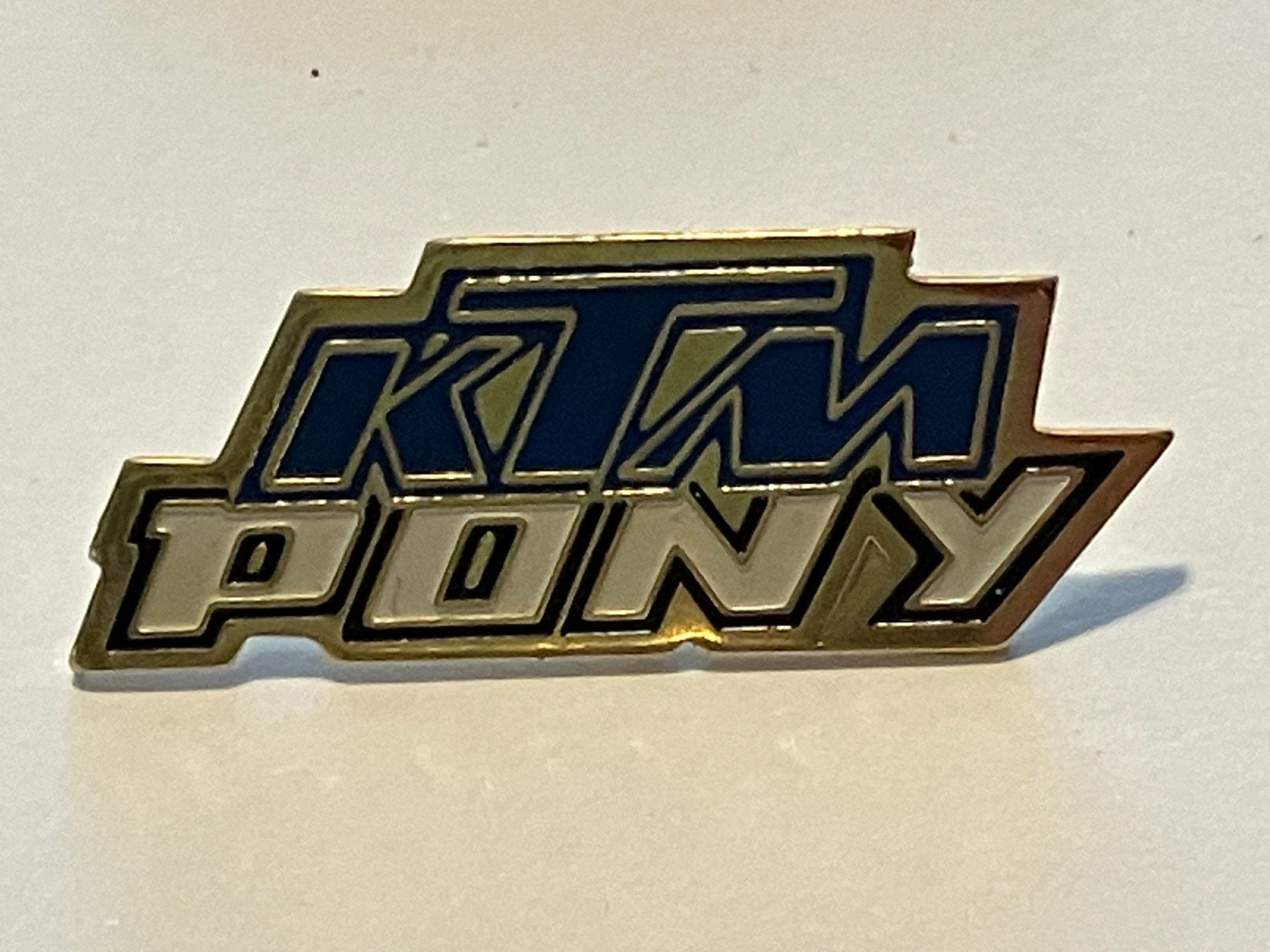 Placchette & Badge: 1 Pin KTM Pony – Usato da Basel venduto da djwwpp