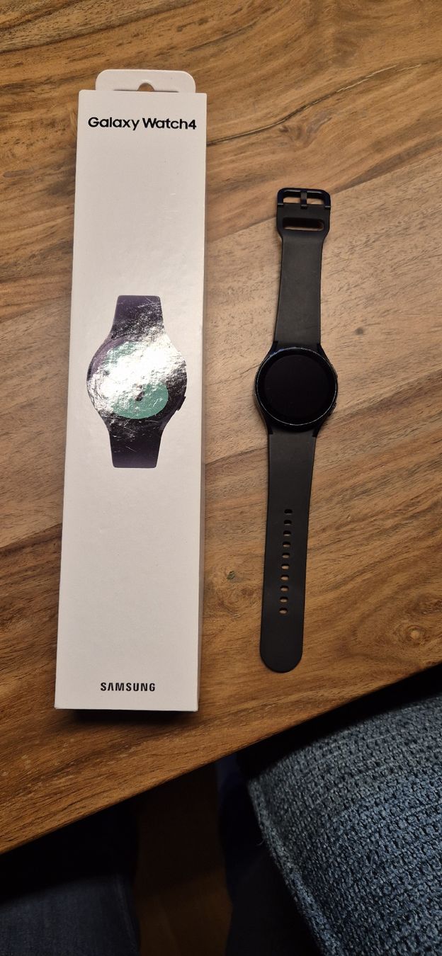Samsung Smartwatch: Samsung Galaxy Watch 4 – Usato da Bülach venduto da raf_rmm9