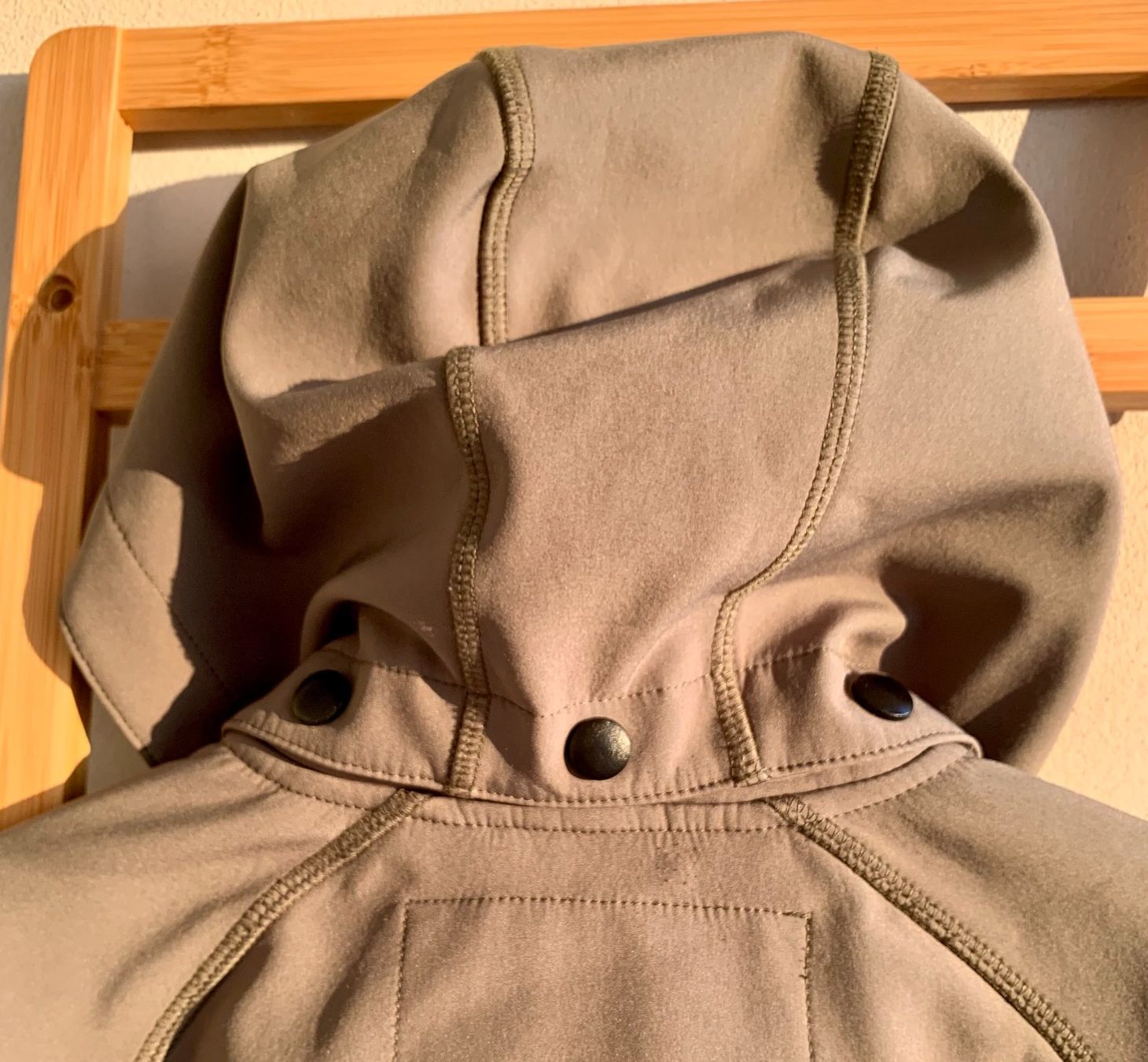 Molo Giacche & Cappotti: Kinder Jacke Softshell, Grösse 110, Marke Molo – Usato da Küsnacht ZH venduto da ast_26yp 4