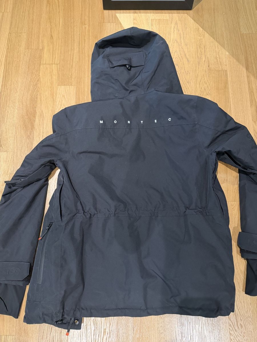 Montec Vestes: Montec Ski Jacke (S) – D'occasion à Brunnen par nin_zx2s 4