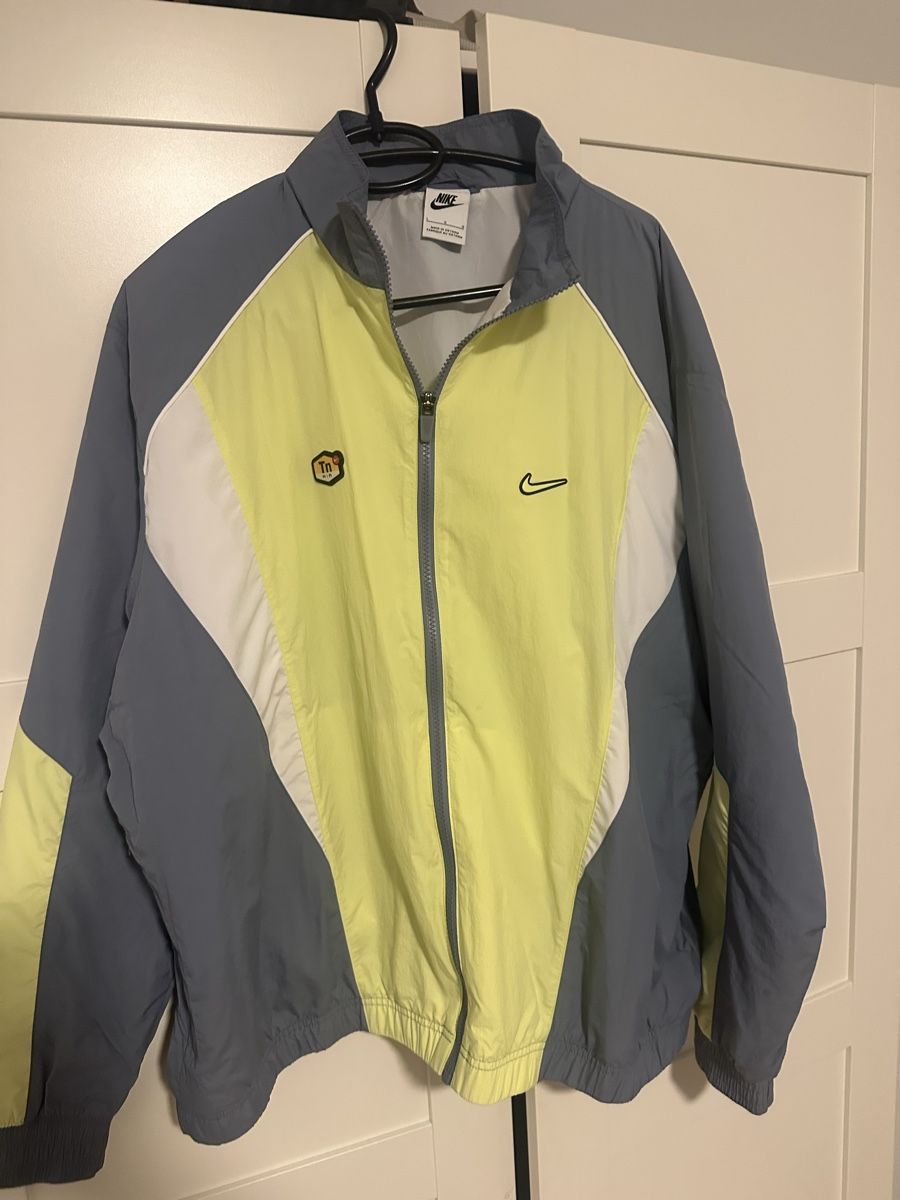 Nike Giacche: Nike TN Jacke, Top Zustand – Nuovo (secondo la descrizione) da Münchenstein venduto da flo_75l6