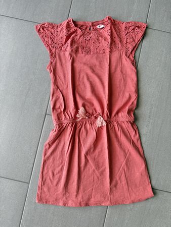 Kleid Grösse 140