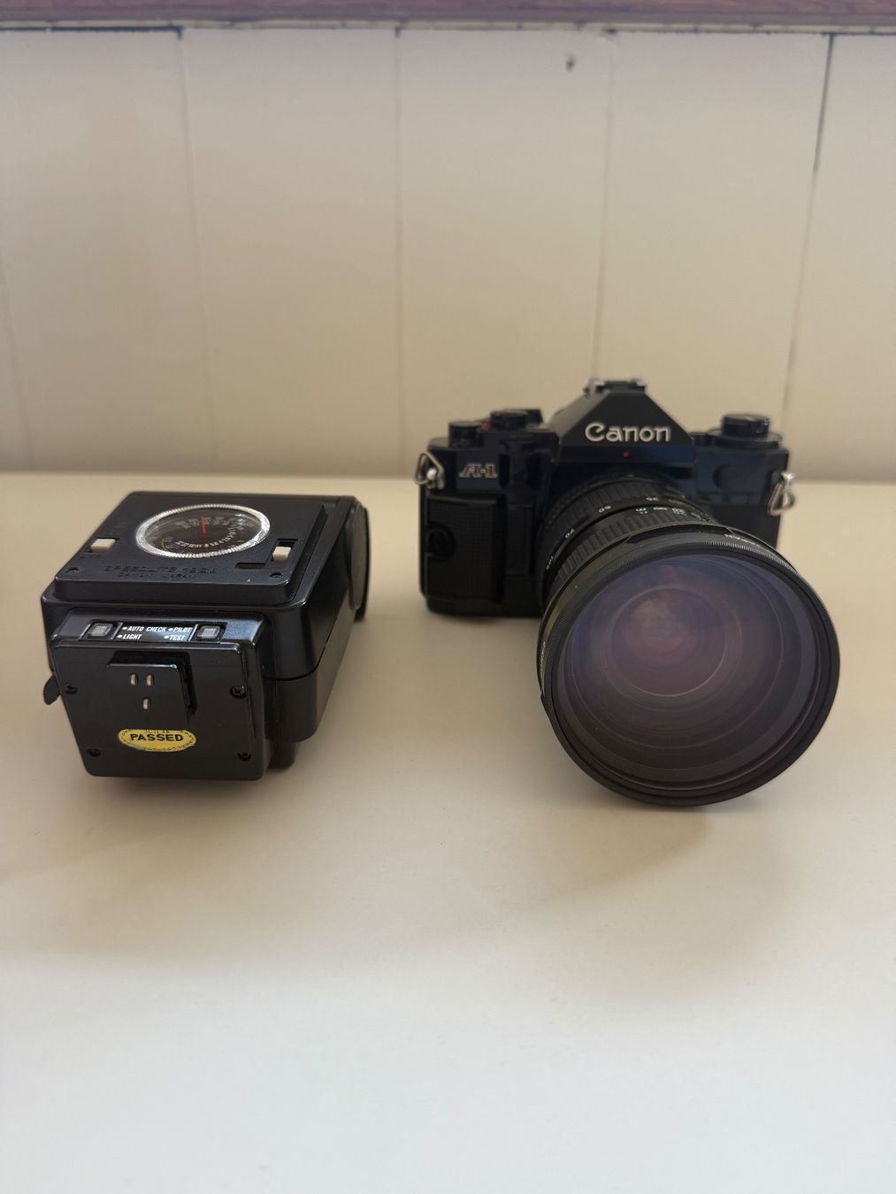 Canon Fotocamera: Canon AE-1 Program mit Objektiv und Blitz im Koffer – Nuovo (secondo la descrizione) da Meilen venduto da oli_yp7q 1