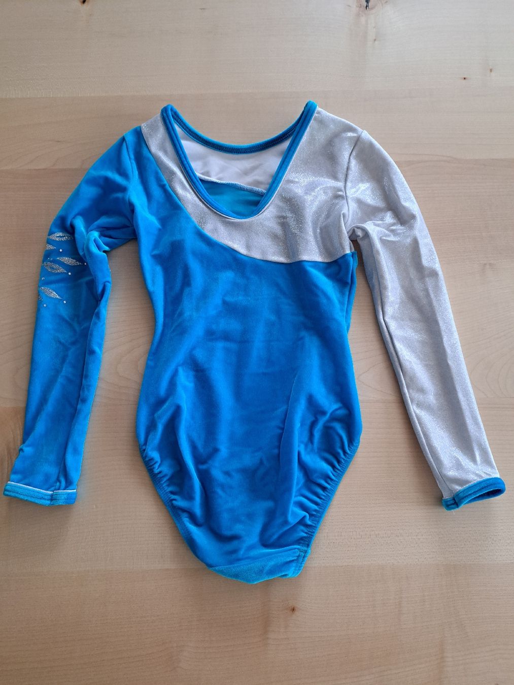Trainer, Turnhosen & -trikots: Turndress – Gebraucht aus Schlatt ZH von Pereif 1