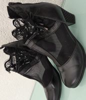 Bottines noires élégantes, détail dentelle, taille 37