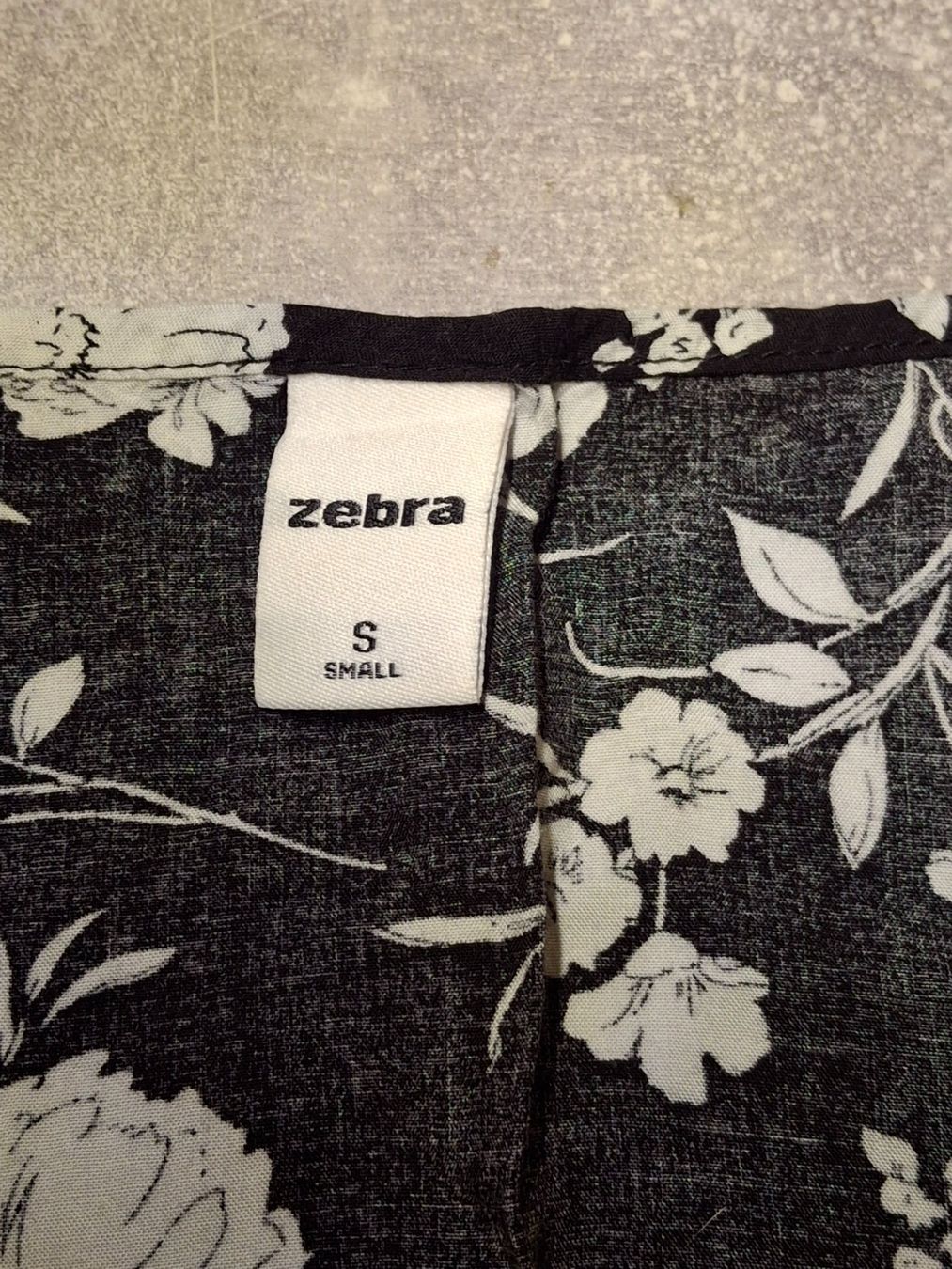 Zebra Top: Haut fluide taille S marque Zebra – Usato da Villiers venduto da san_jn5w 2