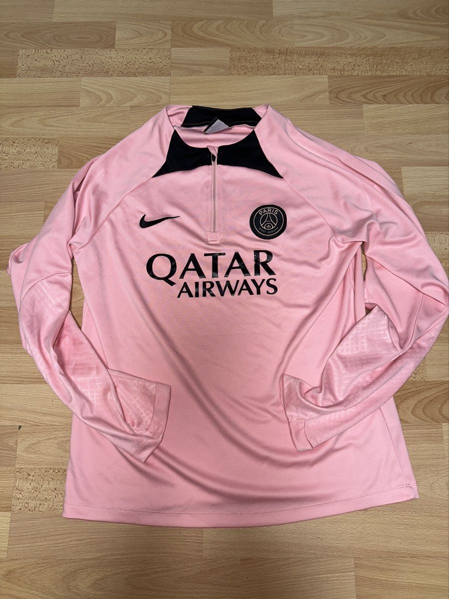 Canottiere & Pantaloni: Nike PSG Trainingsoberteil pink Grösse M – Usato da Worblaufen venduto da roi_68mb