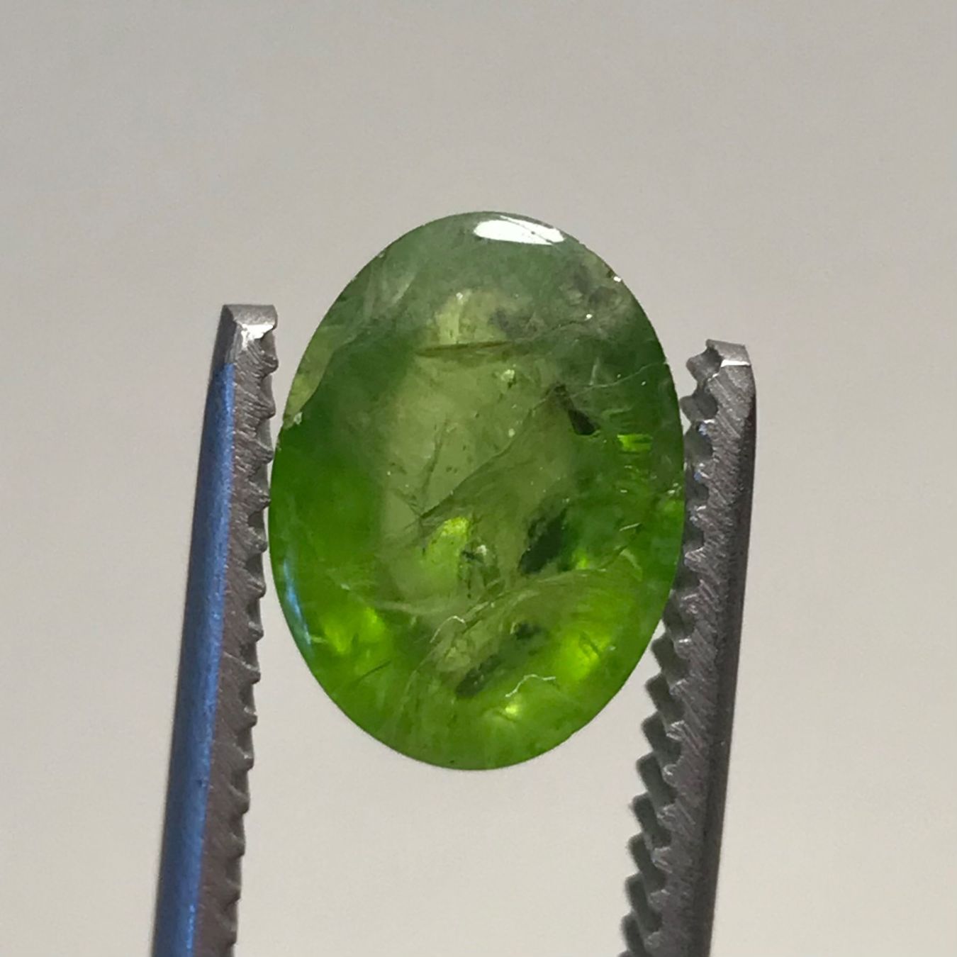 Pietre preziose: schönes Peridot Cabochon, 4.2 Karat, oval – Nuovo (secondo la descrizione) da Biel venduto da djvalbnc 7