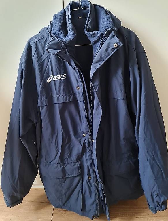 Giacche: Winterjacke Asics Gr.L – Usato da Balgach venduto da ste_wqc7 1