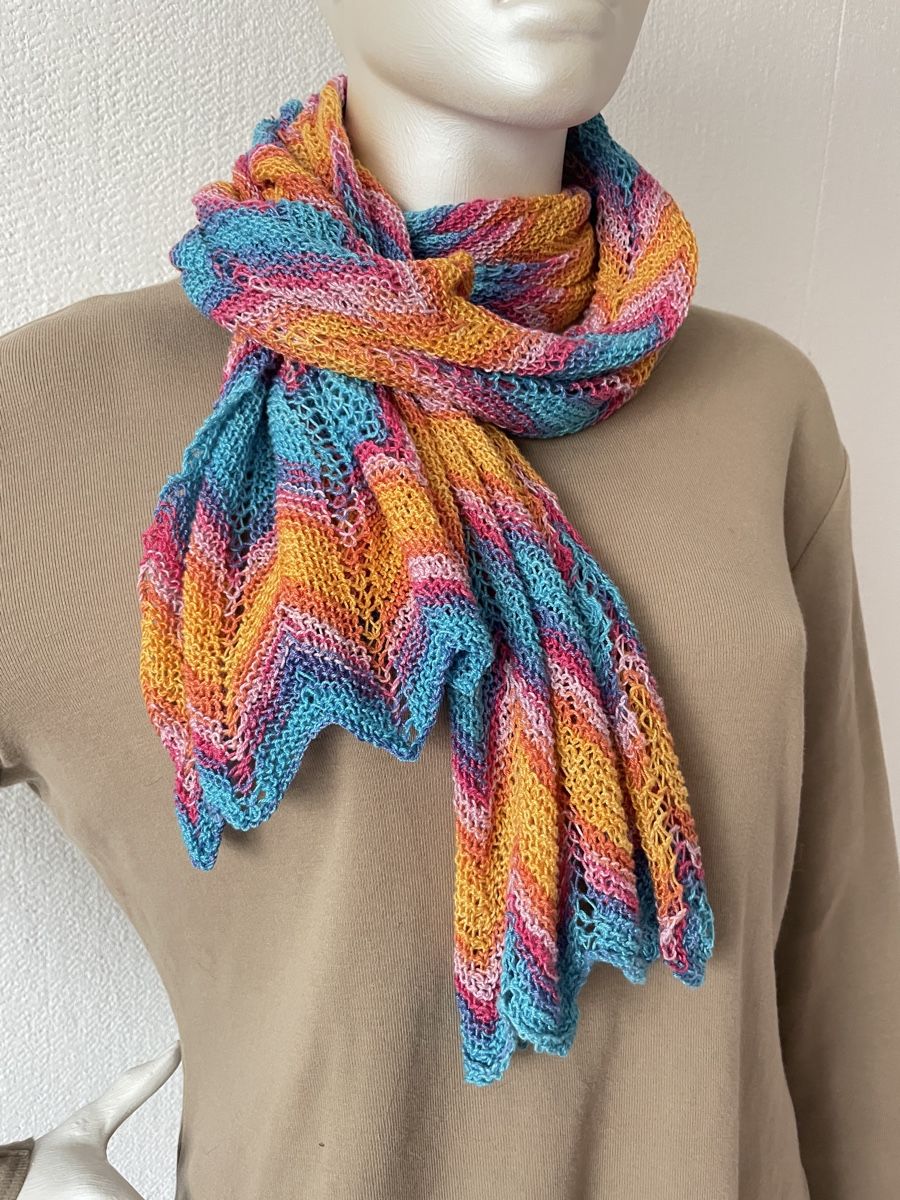 Foulards & écharpes: Leichter Baumwollschal mit Zickzackmuster, – Neuf avec emballage d'origine à Fislisbach par handglismet 1