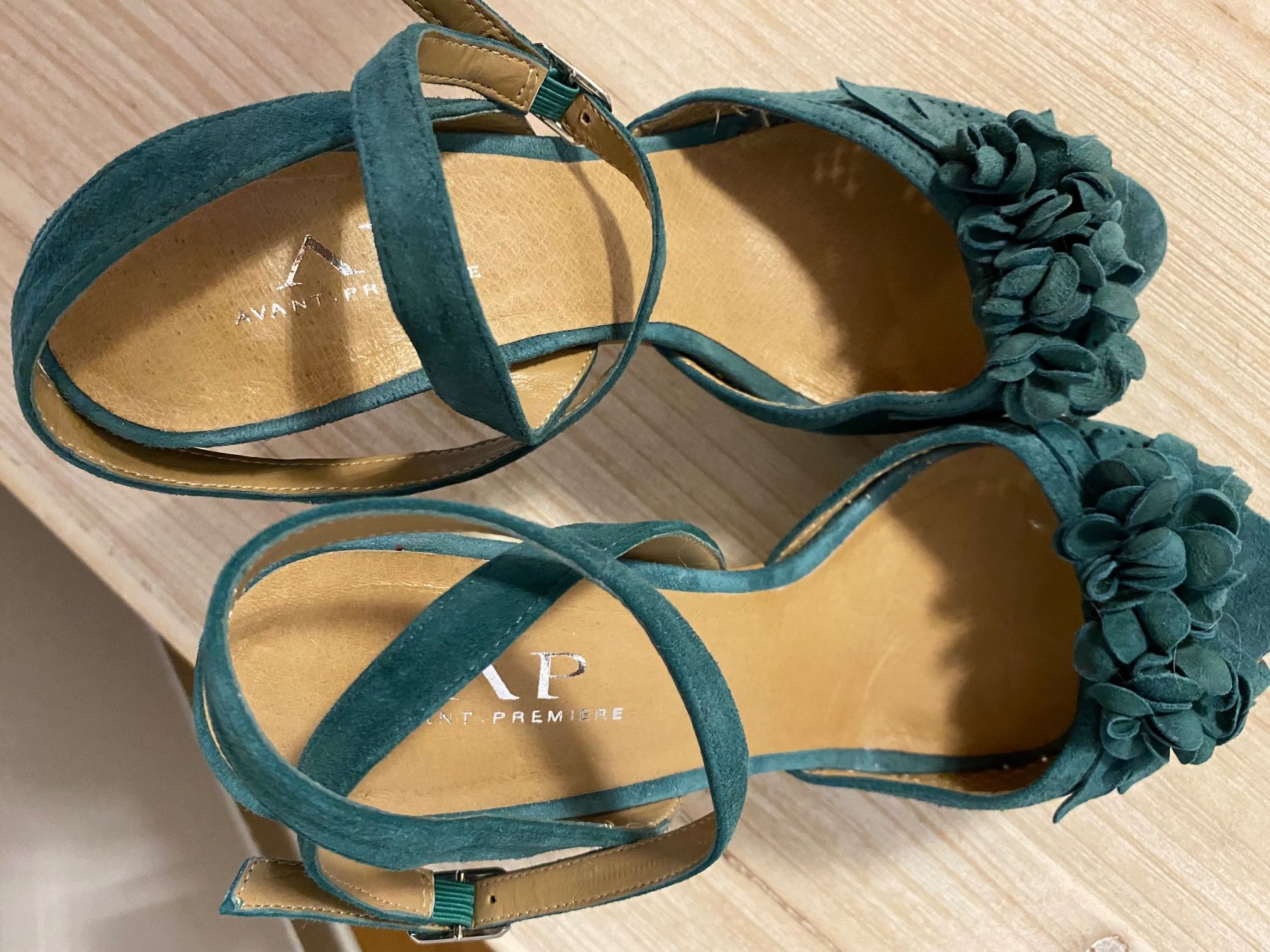 Avant Premiere Scarpe da donna: Sandalette Wildleder mit Riemchen – Usato da Grenchen venduto da glamourlady 6