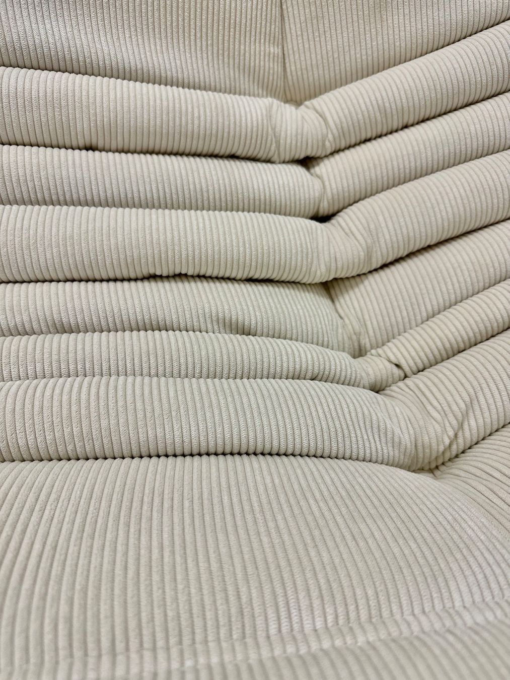 Ligne Roset Poltrone: Neu gepolstertes Togo Set  Sessel + Pouf – Nuovo (secondo la descrizione) da Zürich venduto da ERATOMIUM 9