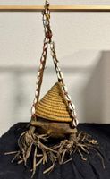 Sehr alte Afrikanische Holz Dose m. Deckel und Kaurimuscheln