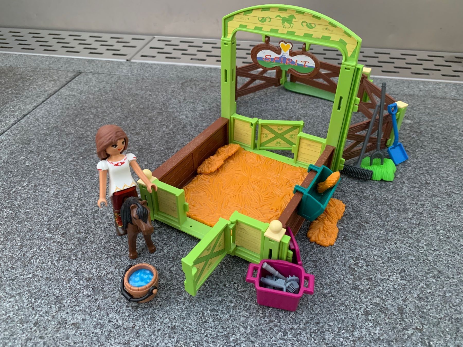 Playmobil Giocattoli: Playmobil Spirit Riding Free Pferdebox – Usato da Zürich venduto da iri_dqw7