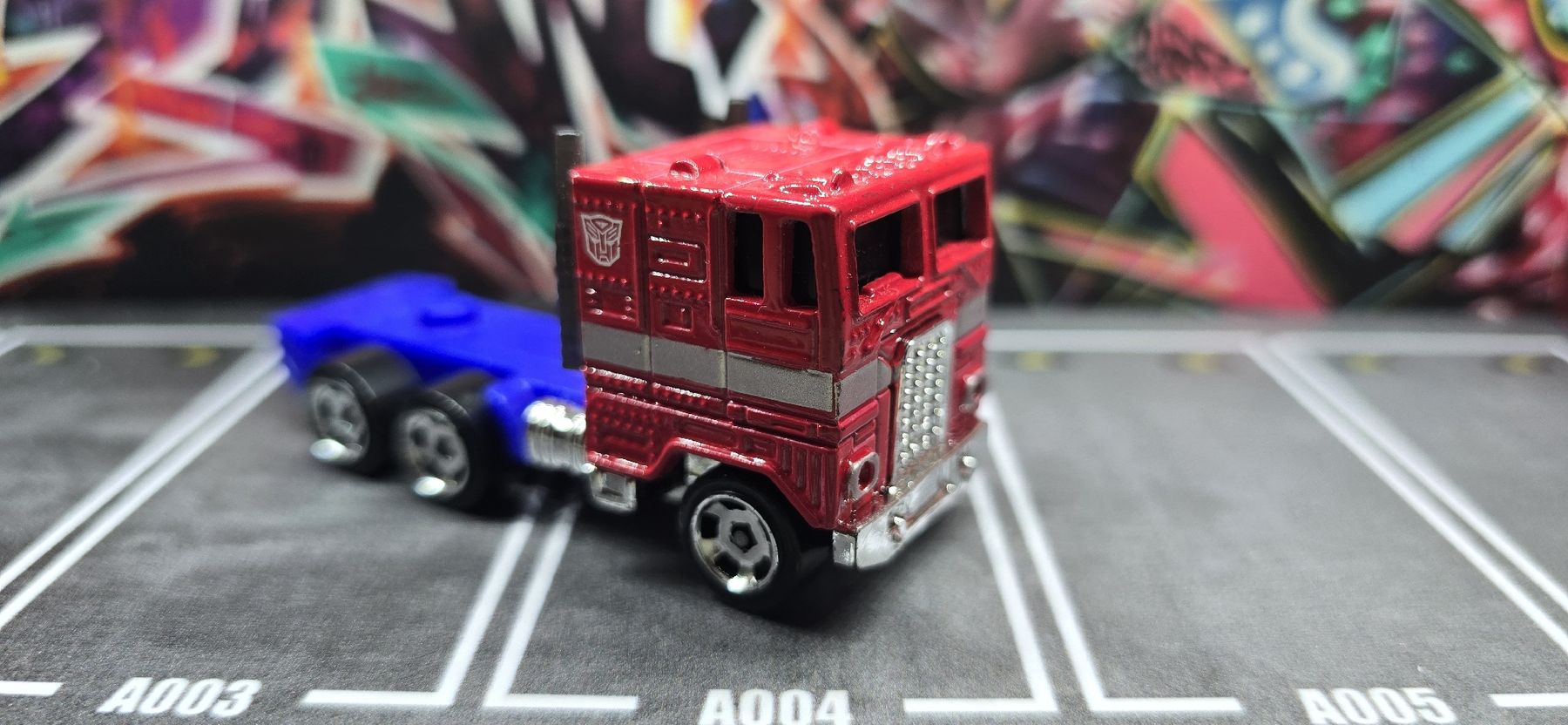 Hot Wheels Modellini d'auto: Hot Wheels Optimus Prime – Nuovo (secondo la descrizione) da Frauenfeld venduto da ufo_yk6c