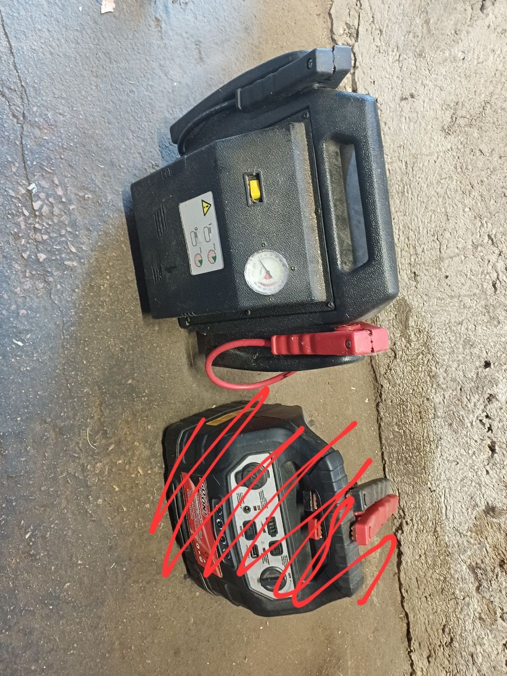 Chargeurs de batterie: Starthilfe Gerät – Défectueux à Seewen SO par Jonas-03 2