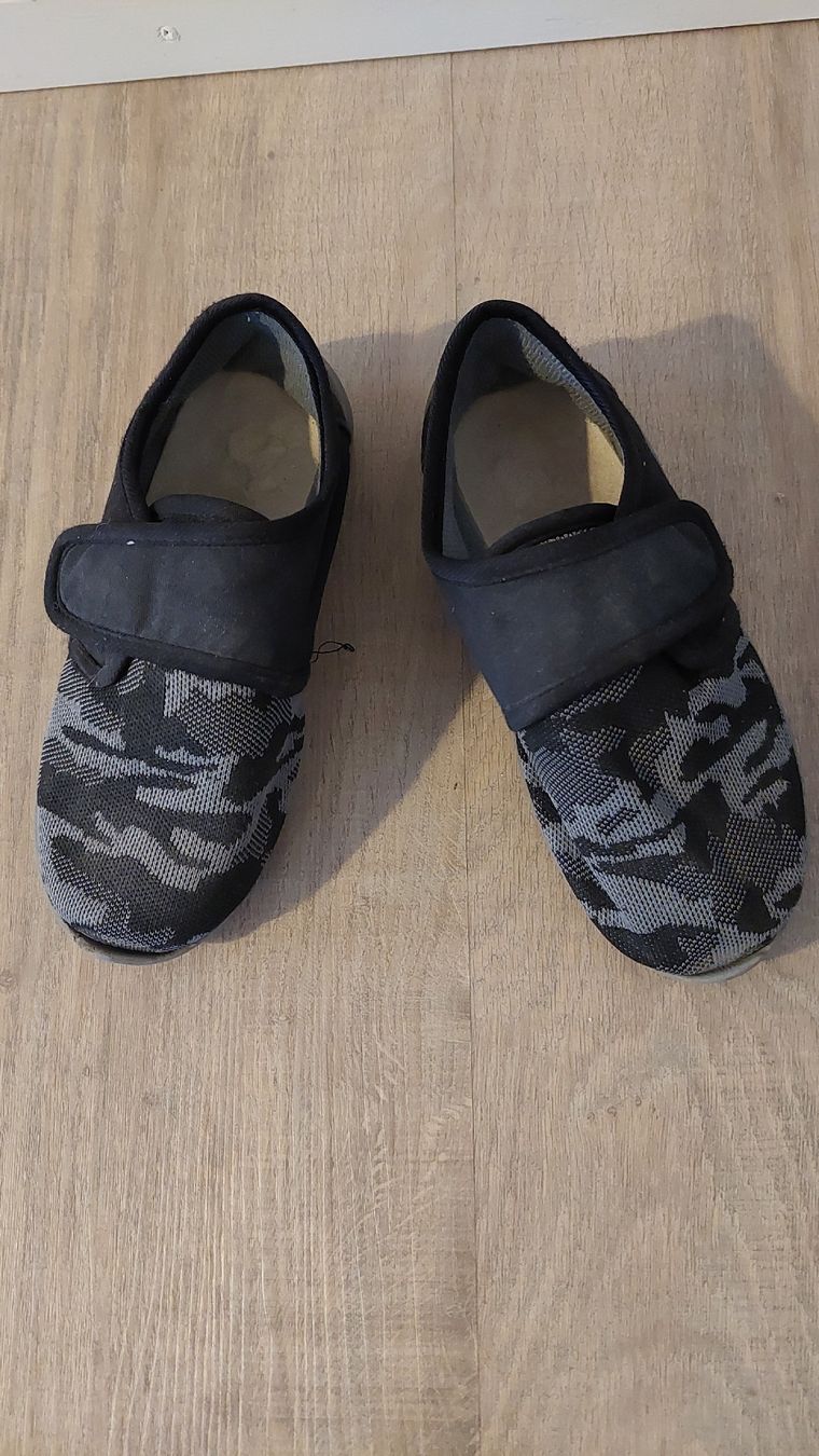 Scarpe per ragazzi: Schuhpaket für Junge – Usato da Egolzwil venduto da mobiledeluxe 1