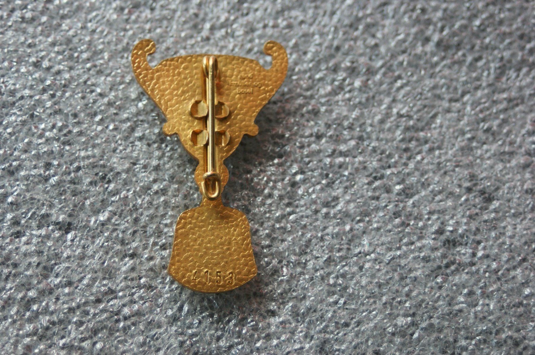 FC Basel Placchette & Badge: FC BASEL 2004 - MEISTERPLAKETTE FCB – Usato da Basel venduto da lagavulin02 2