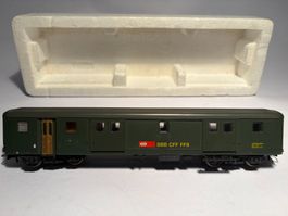 ROCO Gepäckwagen SBB grün, DC Achsen