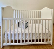 Lit pour bébé + matelas + protection imperméable