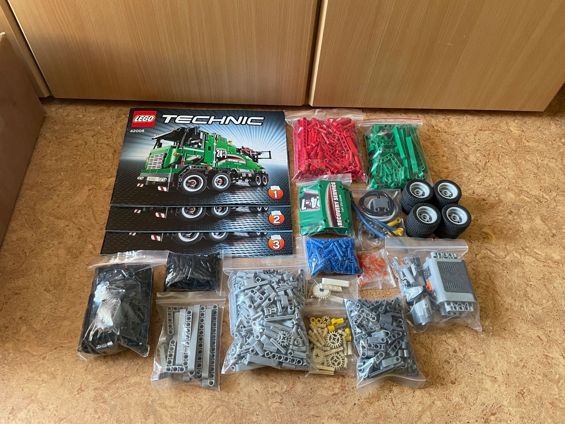Lego Kit di costruzioni: LEGO Technic 42008 Abschlepptruck – Usato da Airolo venduto da Bagaion99 1