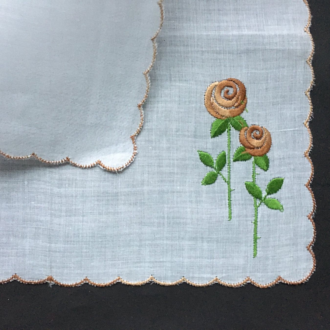Sonstige Kleidung & Accessoires: Taschentuch mit Stickerei Rosen – Gebraucht aus Subingen von ArtBead 3