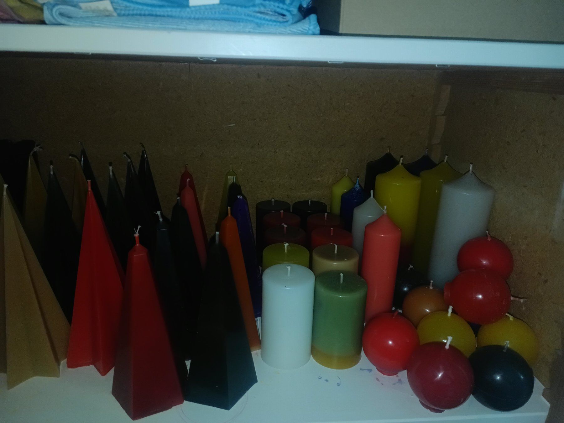 Candele: Kerzen selbst gegossen, geboten wird je Kerze – Nuovo (secondo la descrizione) da Cham venduto da win_hmk9 1