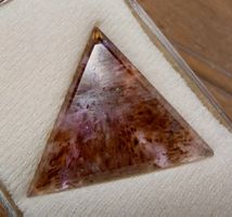 Wunderschöner Amethyst mit Rutileinlagerungen, sehr rar