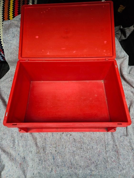 UTZ Plastikbehälter mit Deckel * rot * (Gebraucht) in Grüningen für CHF ...