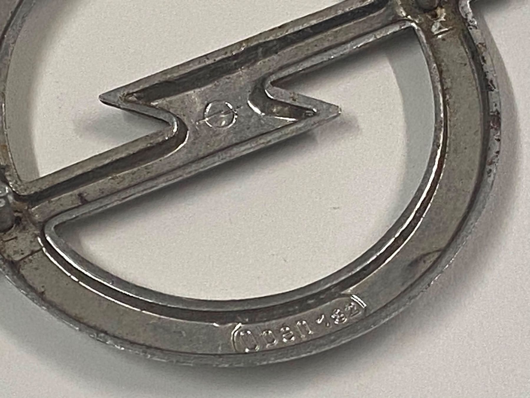 Opel Sonstiges Fahrzeugzubehör: Zwei Vintage Original OPEL Emblem – Gebraucht aus Dübendorf von lan1808 8