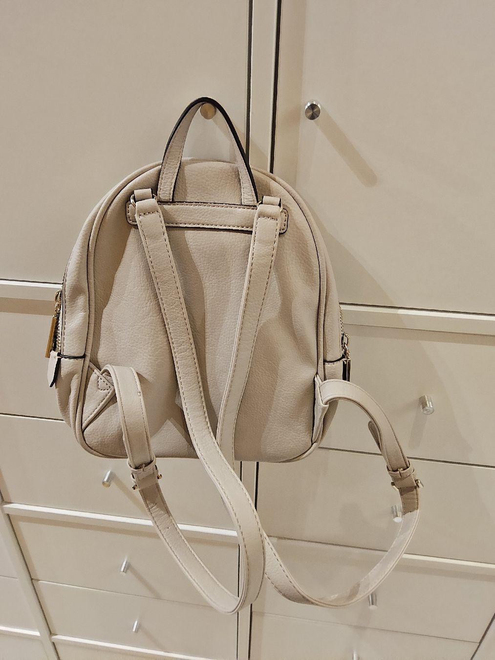 Guess Rucksäcke: Mittlerer Guess Rucksack – Neu (gemäss Beschreibung) aus Dällikon von mara666hund 1
