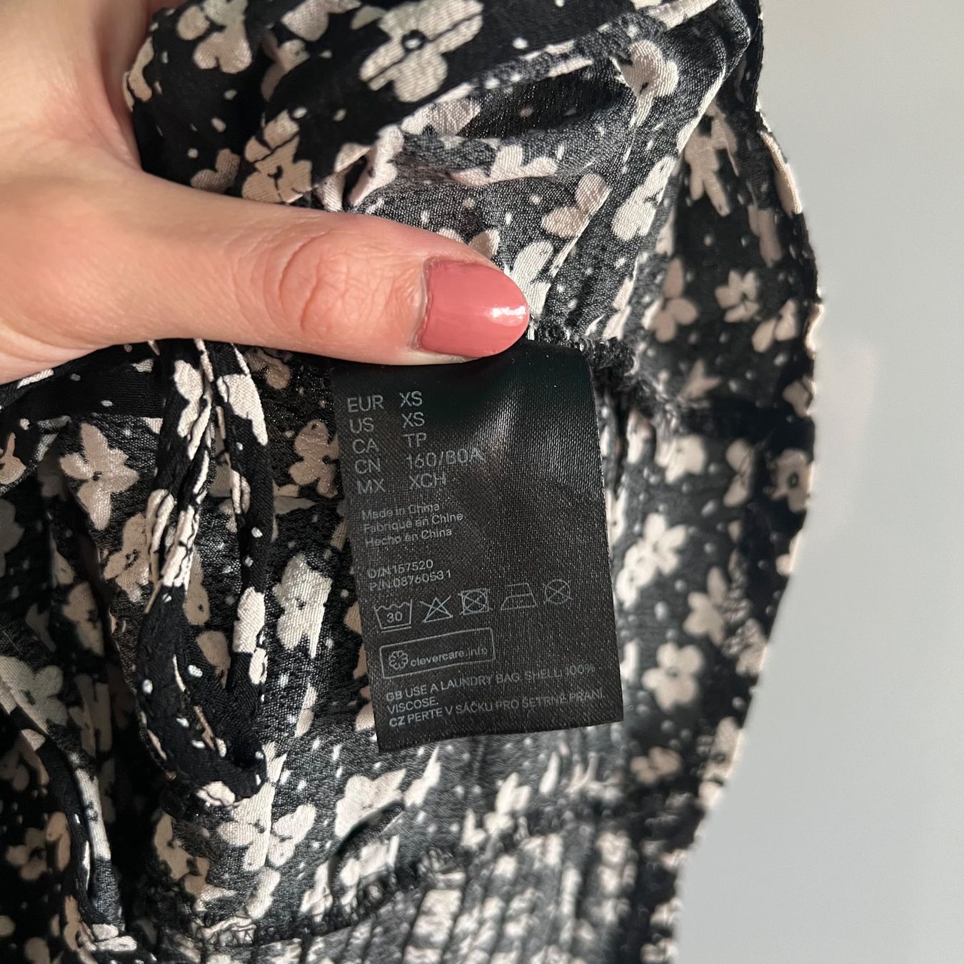 H&M Tops: H&M Blumen Top XS – Neuf (Voir description) à Tagelswangen par SpicyChicken 8