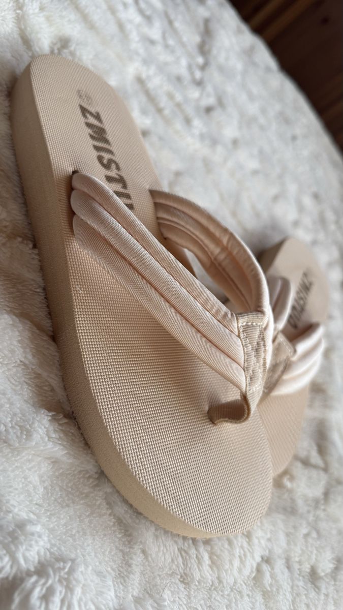 Scarpe da donna: Bade - Flip Flops – Nuovo e nell'imballaggio originale da Surcasti venduto da Lenkita 1