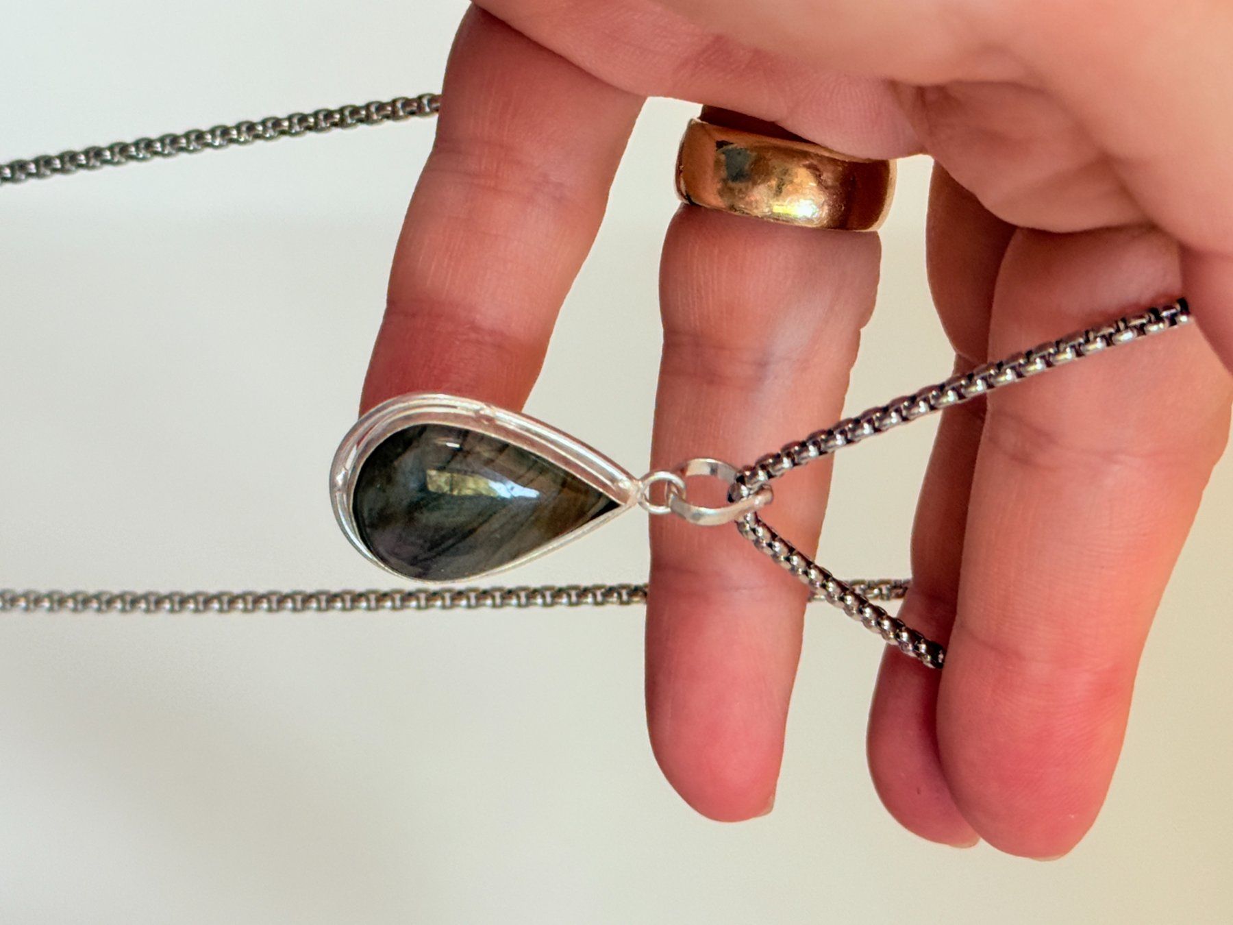 Ketten: Labradorite necklace – Neu und originalverpackt aus Genève von AGBERG 6