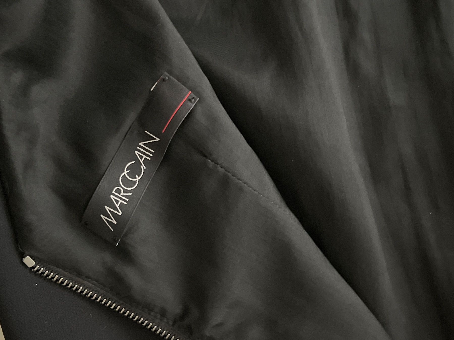 Marc Cain Vestiti: MARCCAIN schwarzes  Kleid 34  1mal getrahgen – Usato da Gutenswil venduto da yneB1943 4