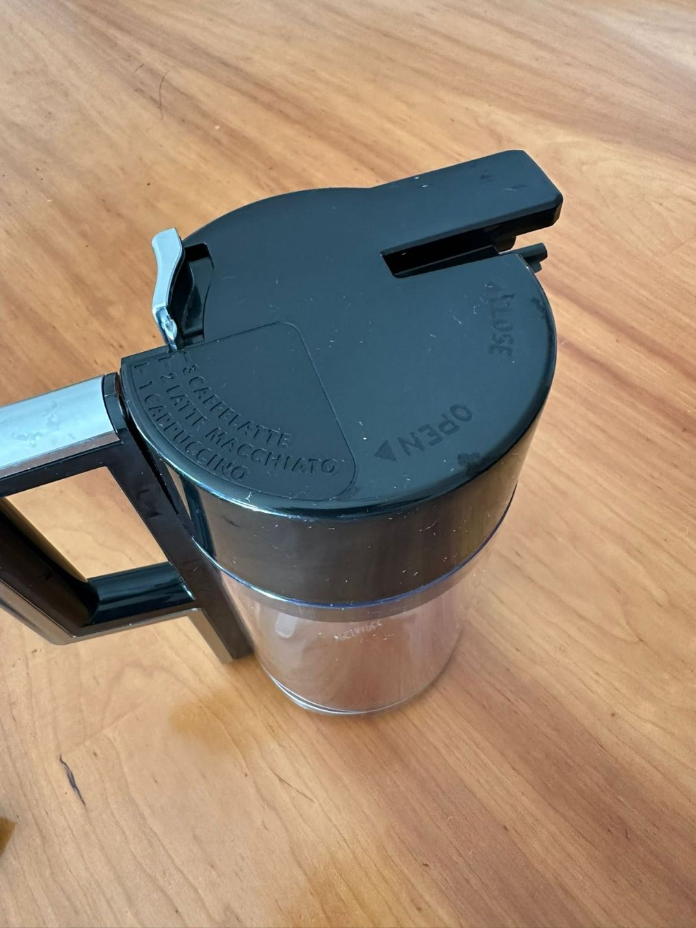 De'Longhi Elettrodomestici da cucina: DE‘LONGHI Milchbehälter – Usato da Burgdorf venduto da interstellar2 3