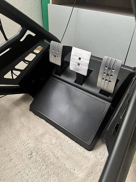 Console: Playseat Trophy inkl. Lenkrad / Pedale – Usato da Belp venduto da S_B_7 3