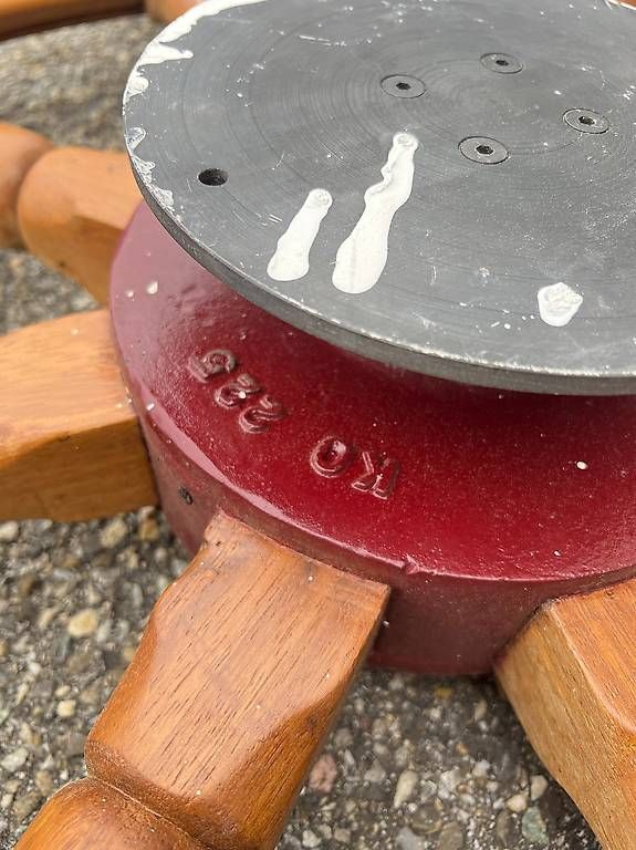 Tutte le decorazioni: Grosses antikes Schiffsteuerrad Holz – Usato da Nidau venduto da Nintschgu 2