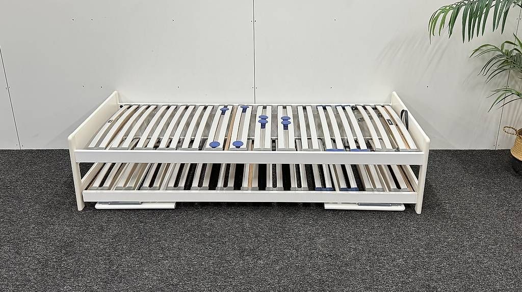 Lits: Raumsparbett Möbel Pfister 90/200 – D'occasion à Münchenbuchsee par Mekran