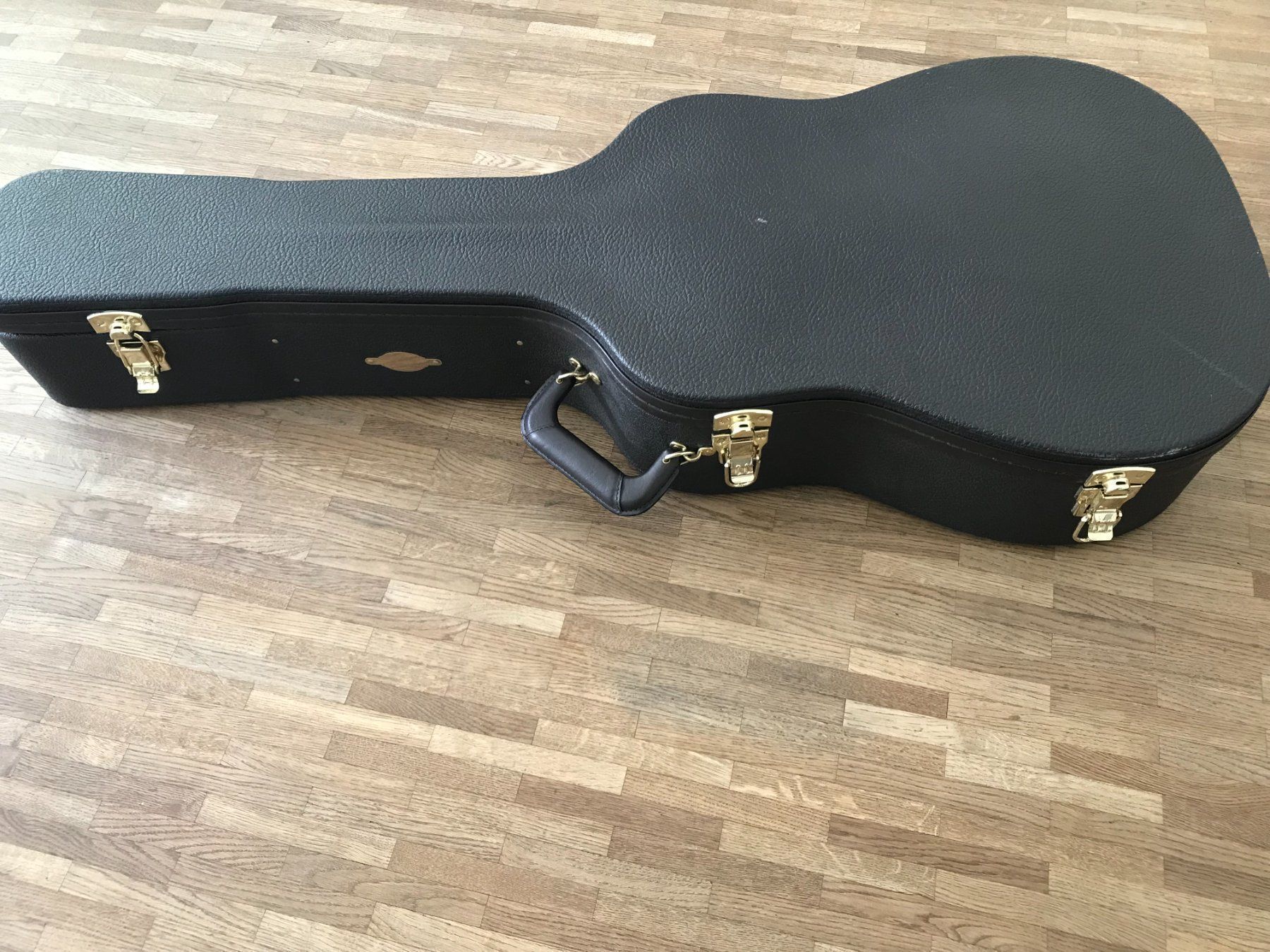 Taylor Strumenti musicali: Taylor Guitars Akustische Gitarre mit Etui – Usato da Bern venduto da arwori 7