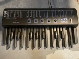 ELKA DMP 18 Dynamic MIDI Pedalboard 18 Notes Used