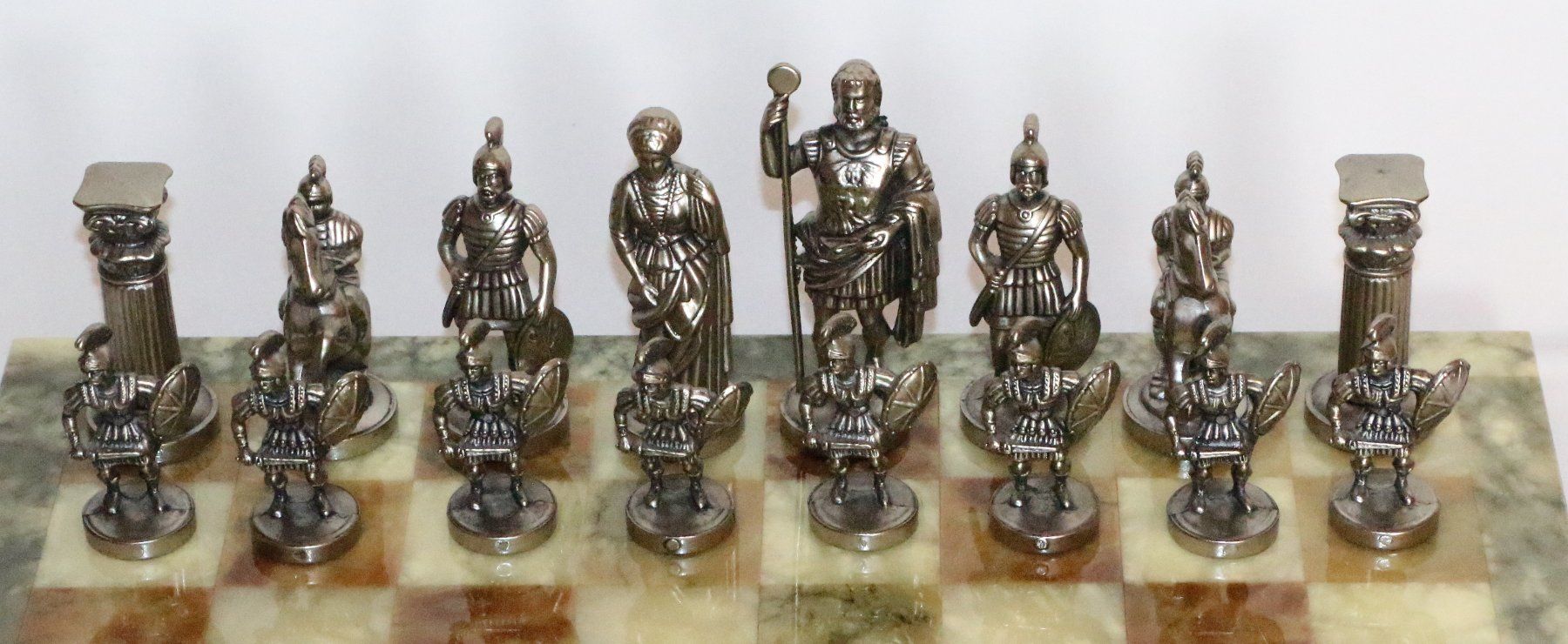 Spiele: Marmor Schachbrett mit Metallfiguren – Gebraucht aus Mörschwil von Ferrari-V8 3