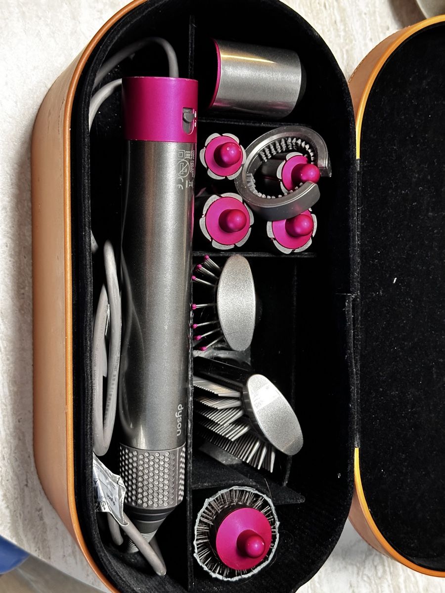 Dyson Piastre & Arricciacapelli: Dyson airwrap HS01 avec étui  – Usato da Châtel-St-Denis venduto da OTB