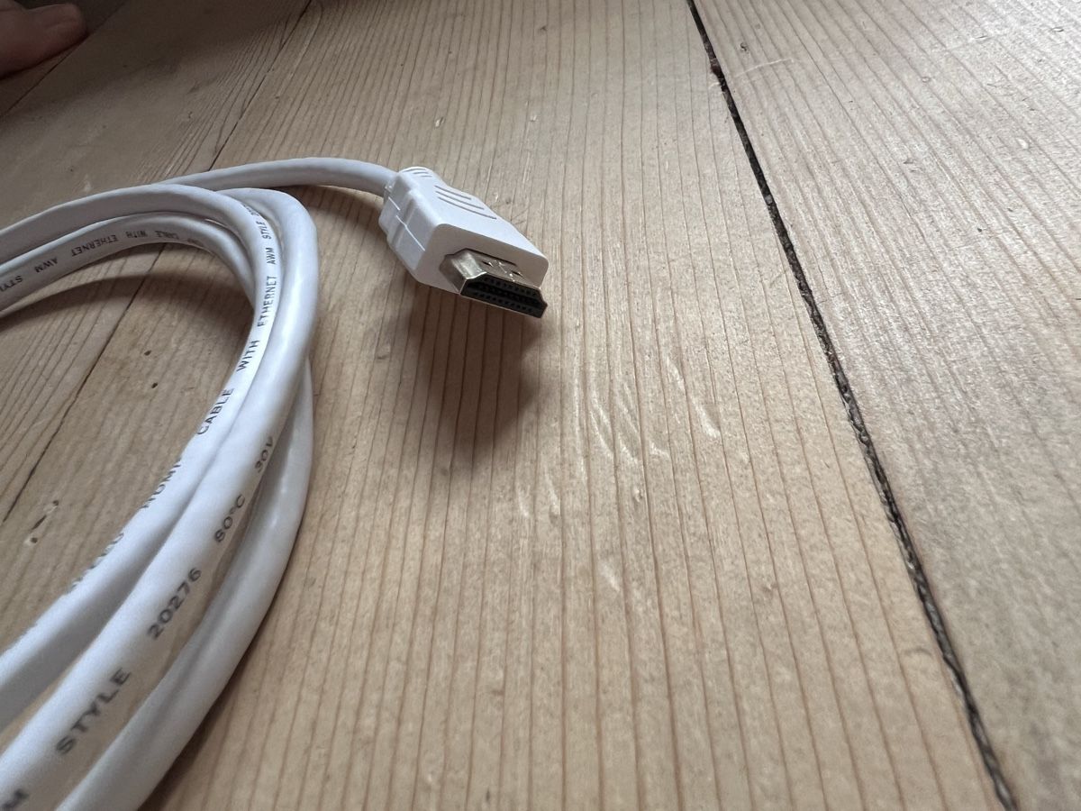 Cavi: HDMI Kabel weiss 2m – Usato da Zürich venduto da badwithusernames 1